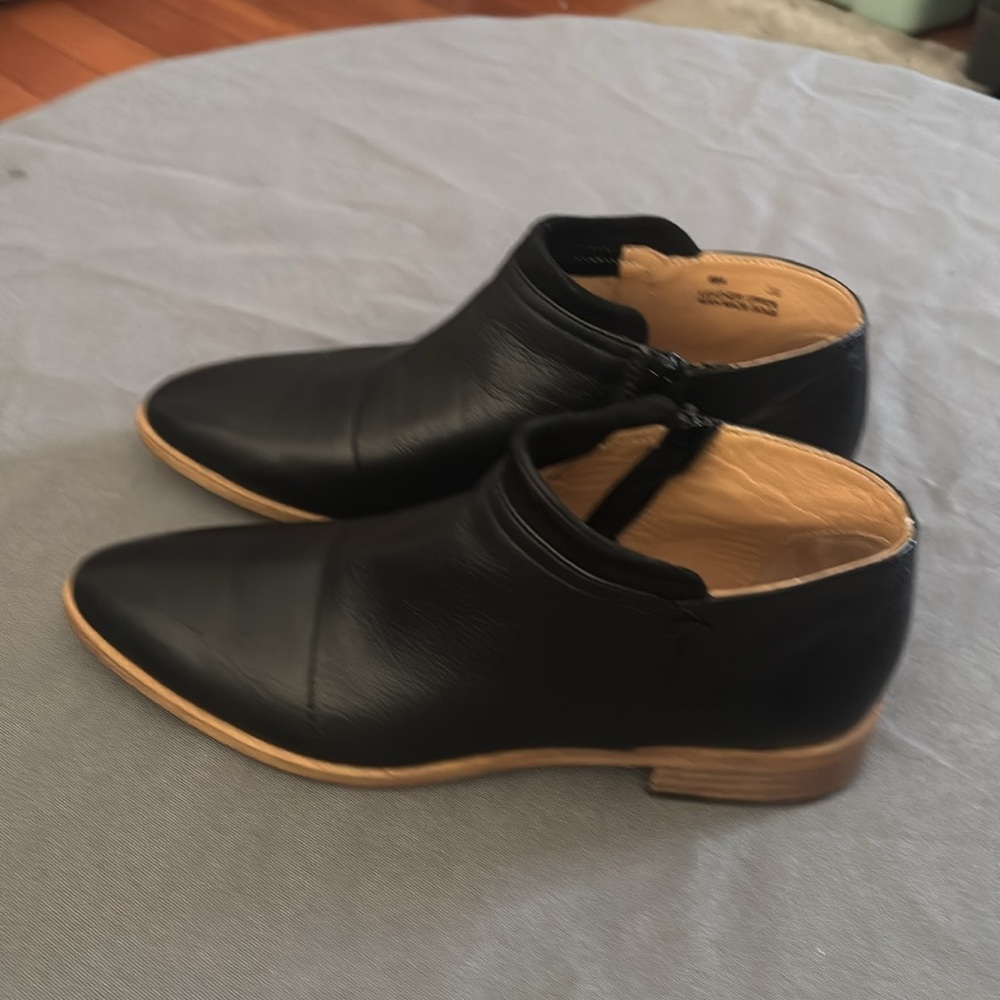 Excellent Condition Avellini Pointed Toe Ankle Boots Size 38 US 7Italian Leather - Picture 2 of 8